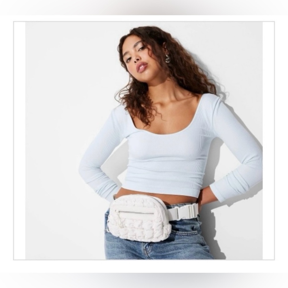 Women's Long Sleeve Seamless Double Scoop Neck Top Soft Blue Size M